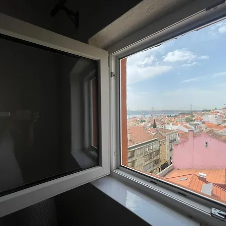 Olympo Shared Flat With Amazing River View بيت ضيافة