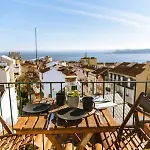Olympo Shared Flat With Amazing River View 招待所