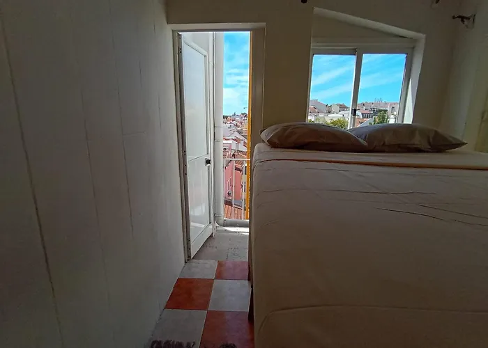 Olympo Shared Flat With Amazing River View بيت ضيافة Lisboa