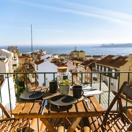 Olympo Shared Flat With Amazing River View 게스트하우스