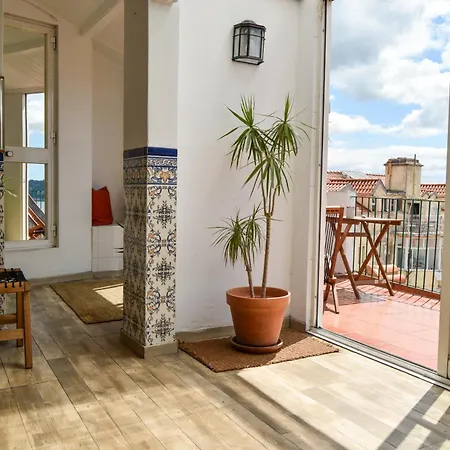 Olympo Shared Flat With Amazing River View *