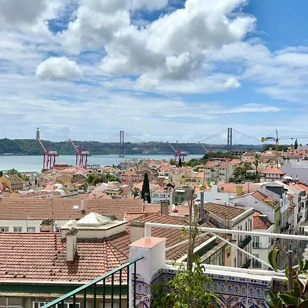 Olympo Shared Flat With Amazing River View Lisbon