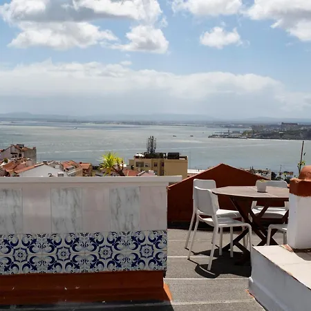 Гостевой дом Olympo Shared Flat With Amazing River View *