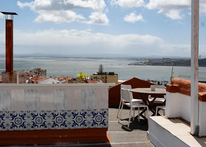 Πανσιόν Olympo Shared Flat With Amazing River View *