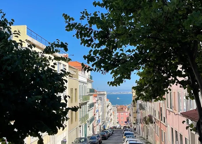 Olympo Shared Flat With Amazing River View * Lisboa