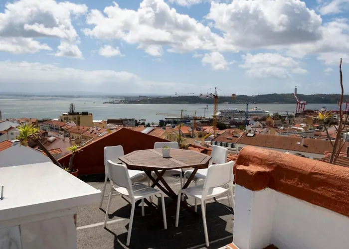 Olympo Shared Flat With Amazing River View